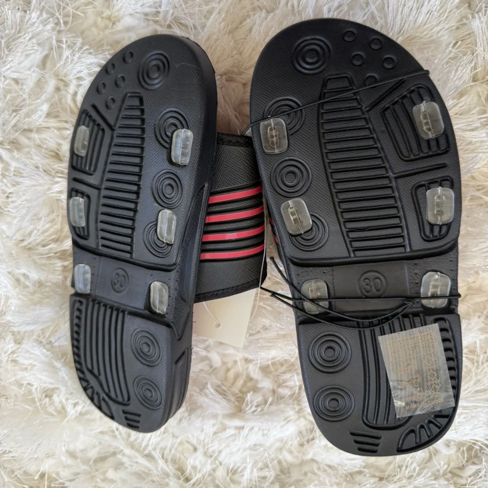 NWT boys Capelli slides.